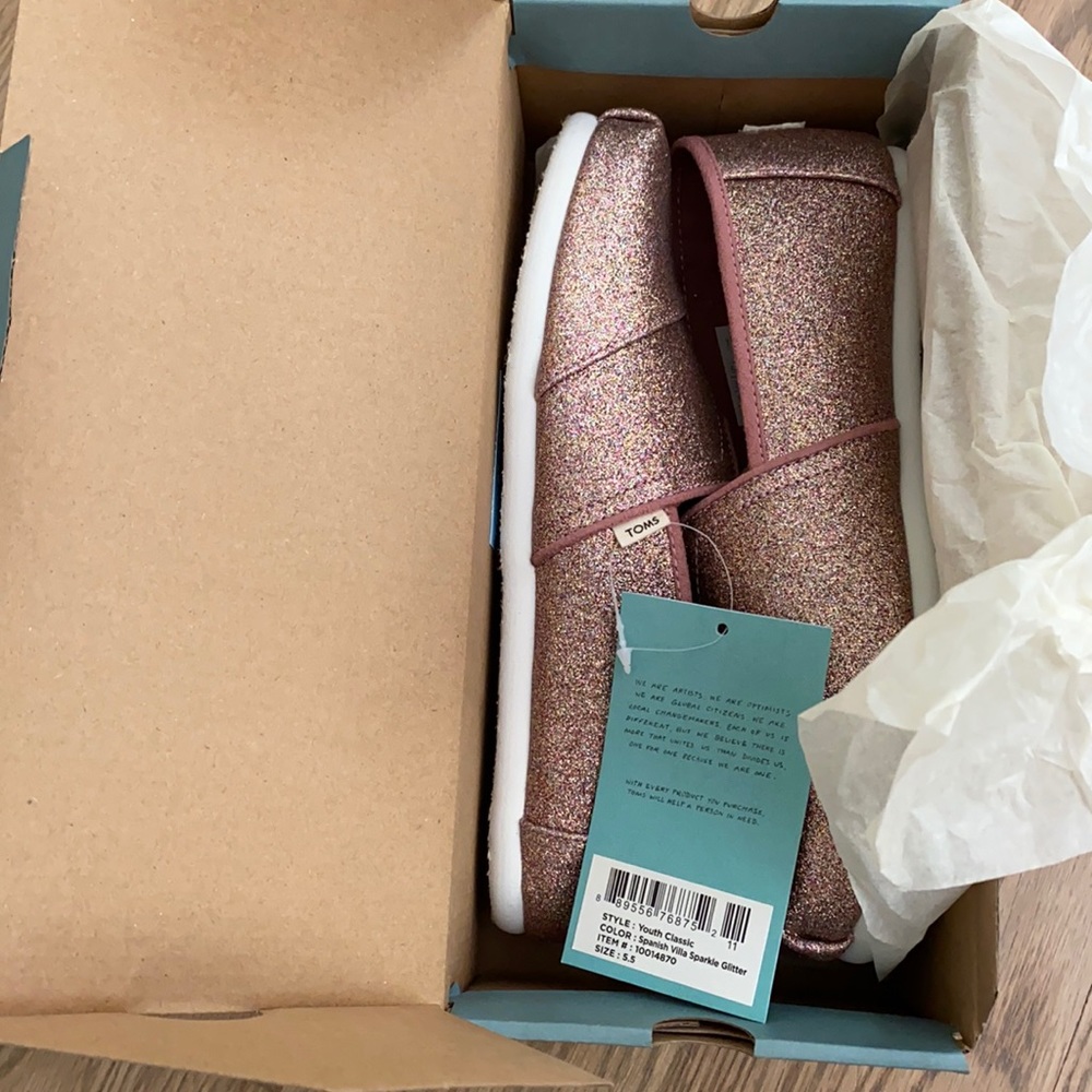 NWT Youth Toms